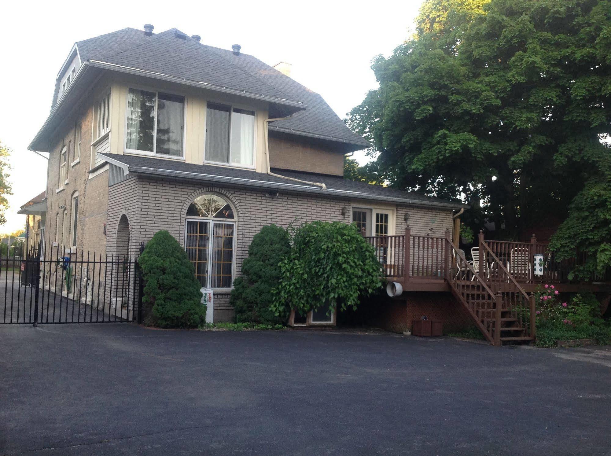 10th Avenue Guest House&Suites Hanover Extérieur photo